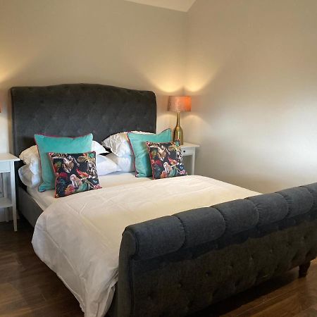 Clara Lodge Sallins Luaran gambar